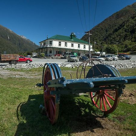 Otira Stagecoach Hotel Eksteriør bilde