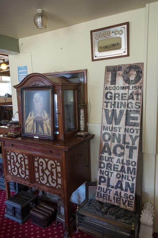 Otira Stagecoach Hotel Eksteriør bilde